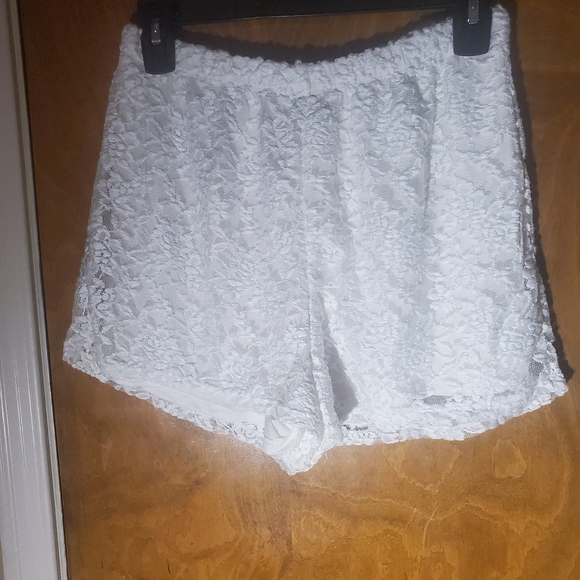 Lace - Picture 2 of 2